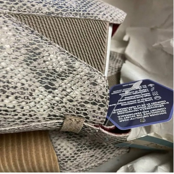 NWT TOMS Cobblestone Snake Printed Kelsey Wedge Boots, Size 5.5 - Picture 3 of 5